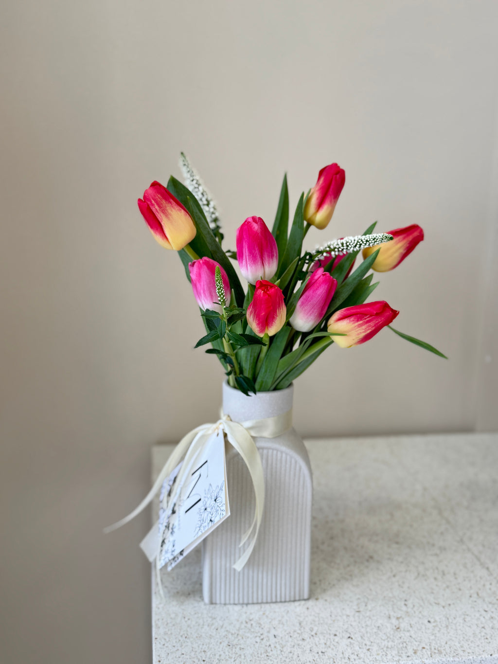 TULIPANES EN BASE